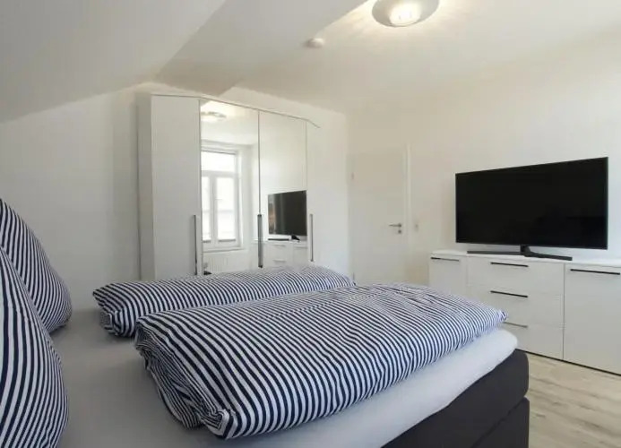 WoogeElisa - Ehrwürdige Dorfvilla in Strandnähe
