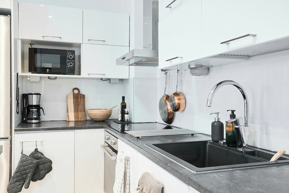 Modernized 1920s Apartment
