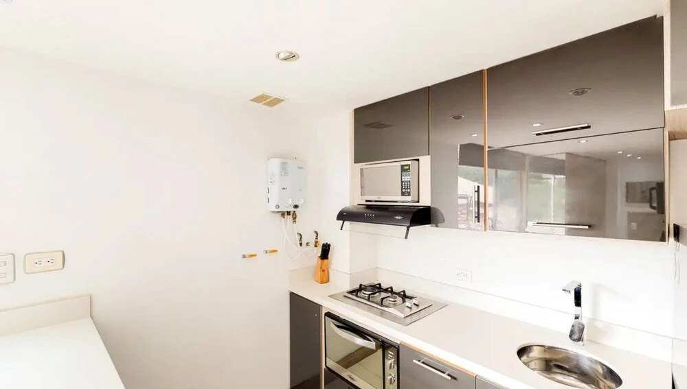 Comfortable city studio with balcony 810