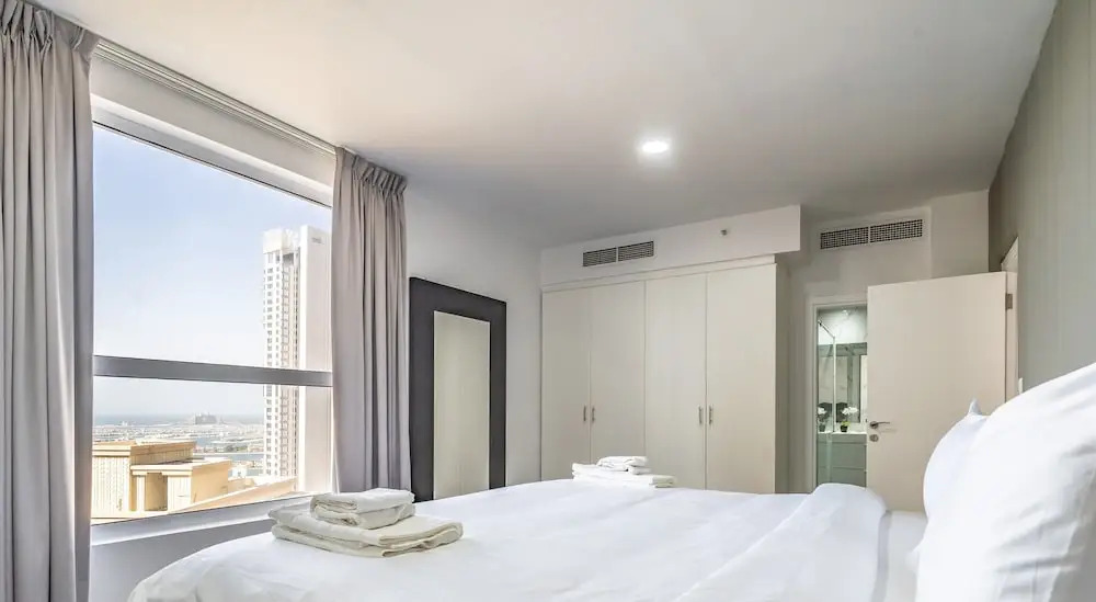 Luxury Waterfront Apartment with Beach Access