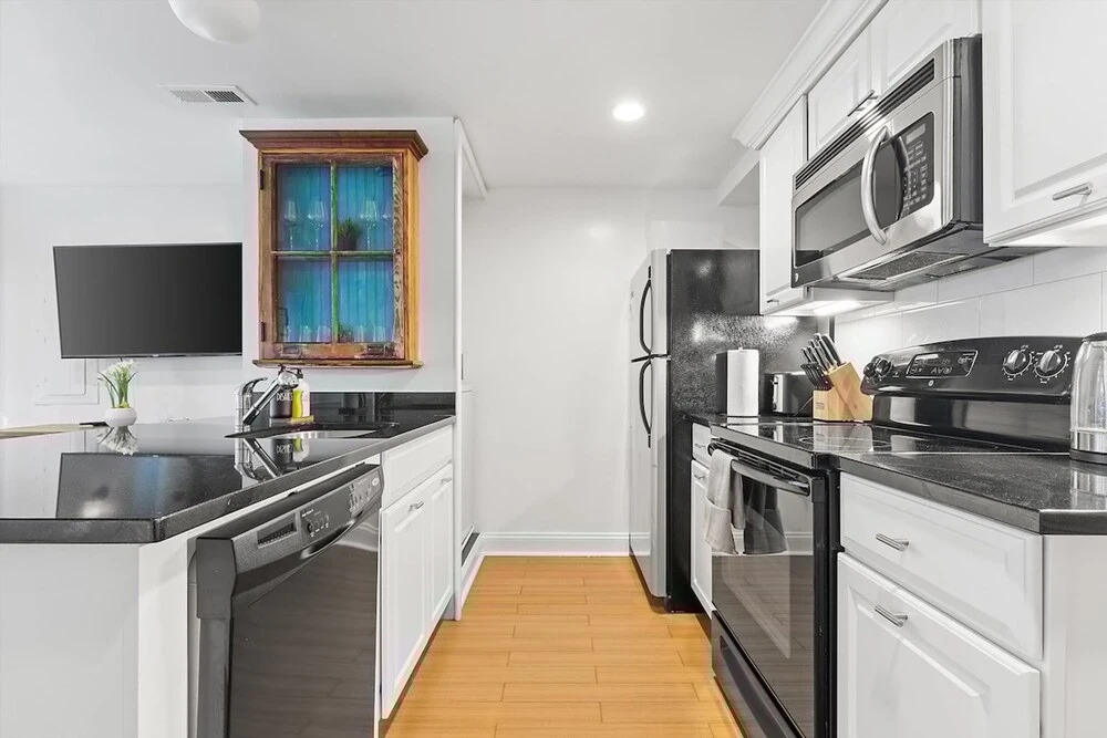 Sweet 2-br Retreat By Capitol Hill