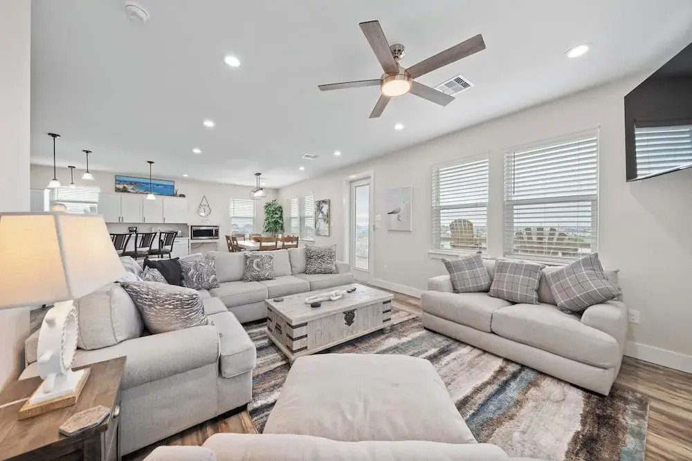 Coral Mountain by Ryson Vacation Rentals