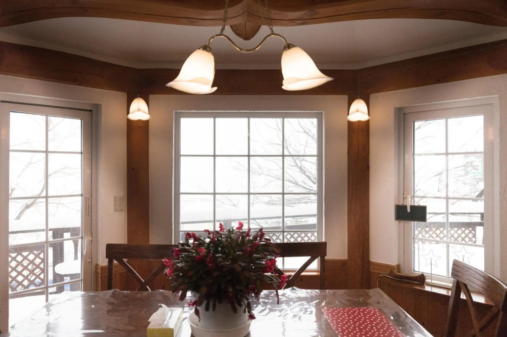 Sapporo Luxury Log House 5Brm max 18ppl 4 free parking