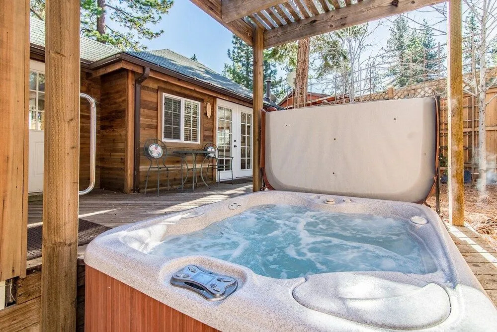 Updated Lake Tahoe House - 1 Br home by RedAwning
