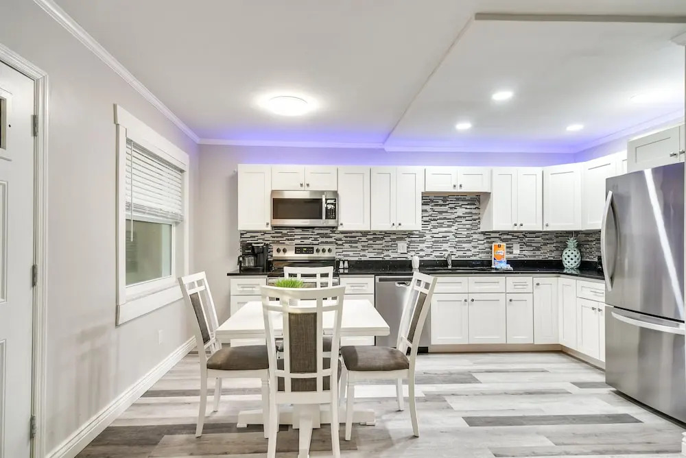 Indian Rocks Beach Retreat: Walk to Beaches!