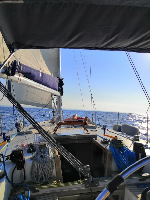 Boat, Sleep & Tours EHoa