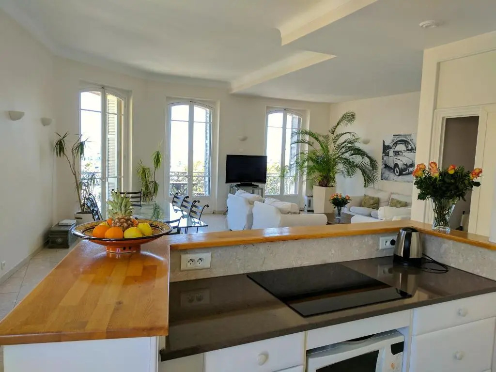 Citilet Louis Blanc 1,2,3 - Three gorgeous, open-plan apartments