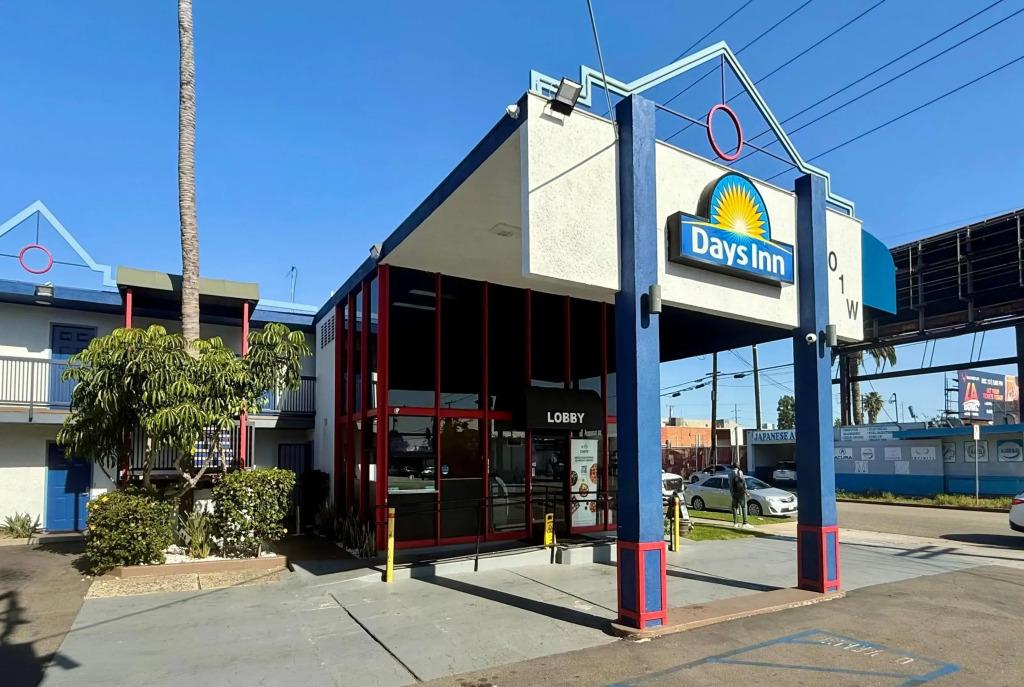 Days Inn by Wyndham Los Angeles LAX Airport Stadium Area