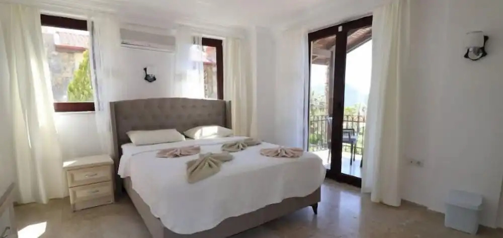 Villa XT12 by JoyLettings