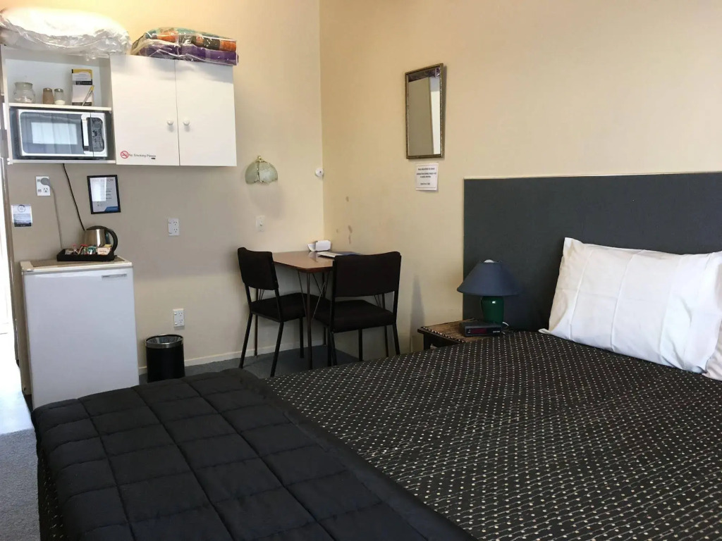 Thornton Lodge Motel