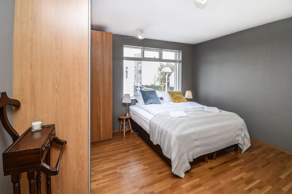 Apartment B52
