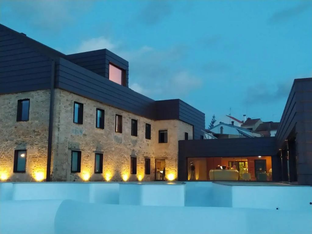 Отель Cherry Sculpture Hotel