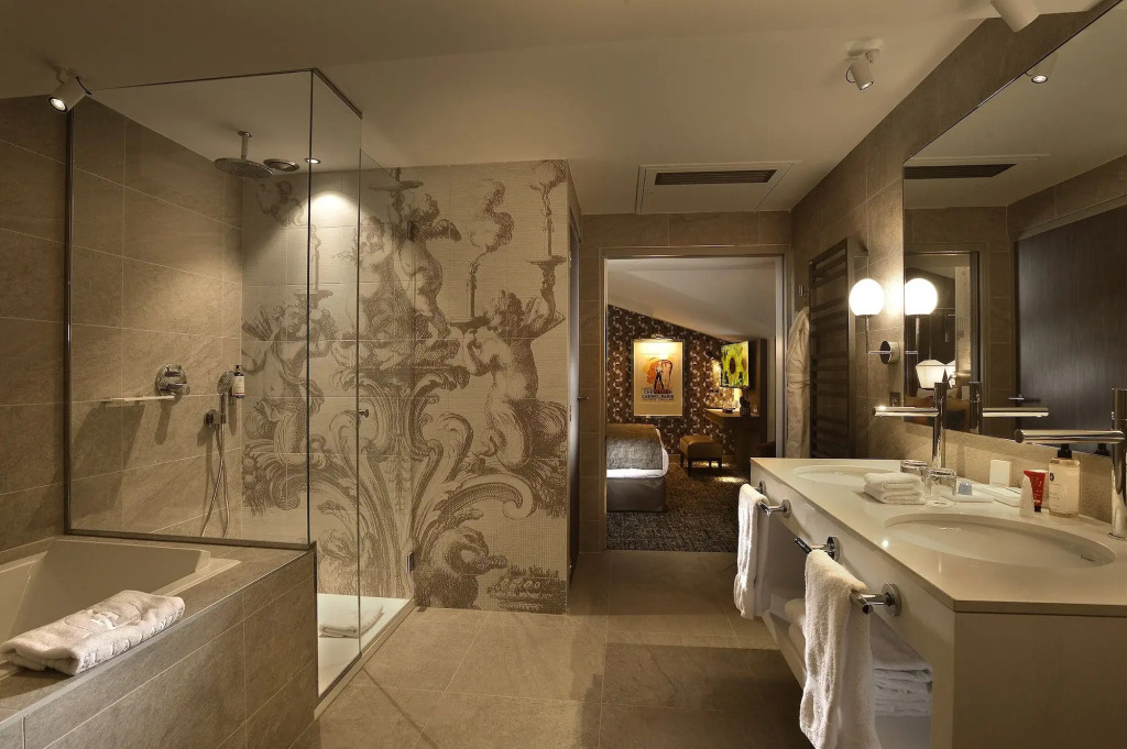 Hotel La Lanterne & Spa By Timhotel