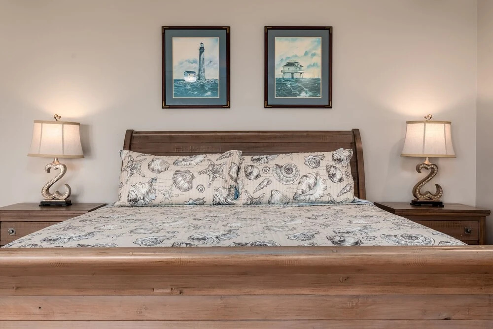 Tidal Wave - Big And Bold Bayfront Beauty! Perfect For The Whole Family Or Even A Reunion! 6 Bedroom Home by RedAwning