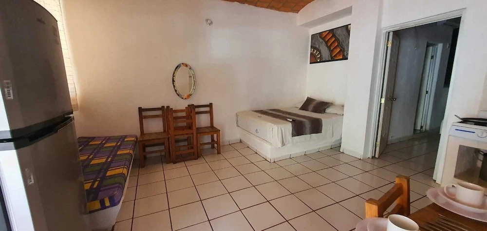 Tropical Suite
