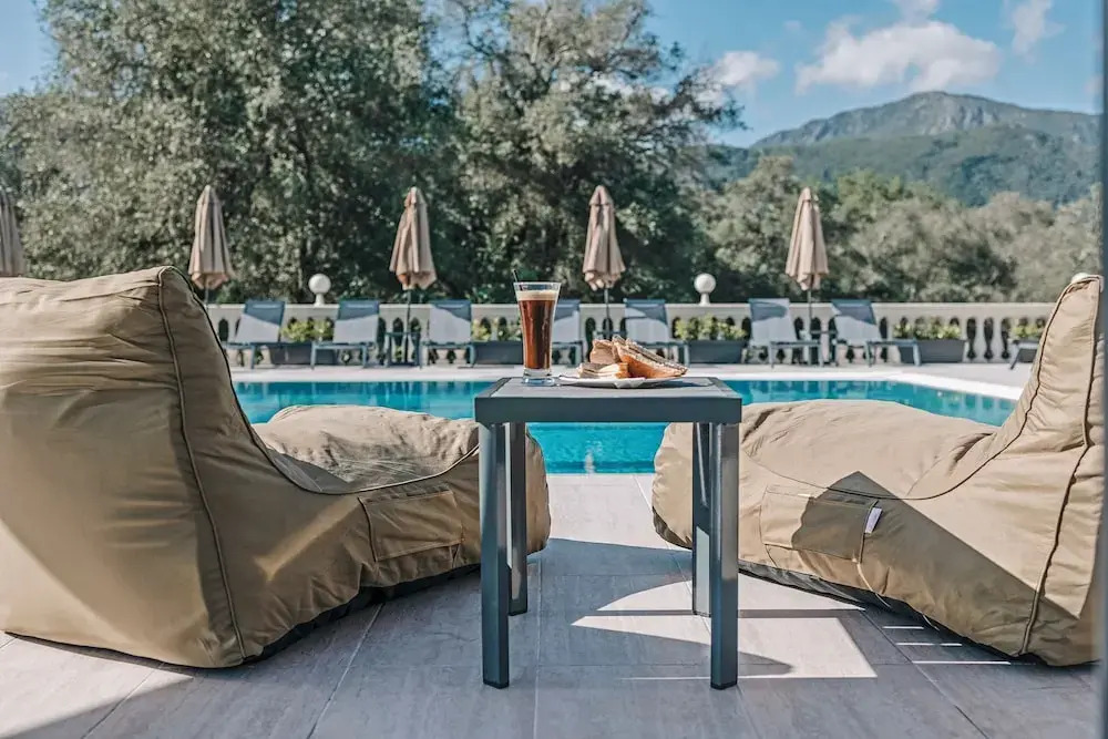 Pelithea Aparthotel