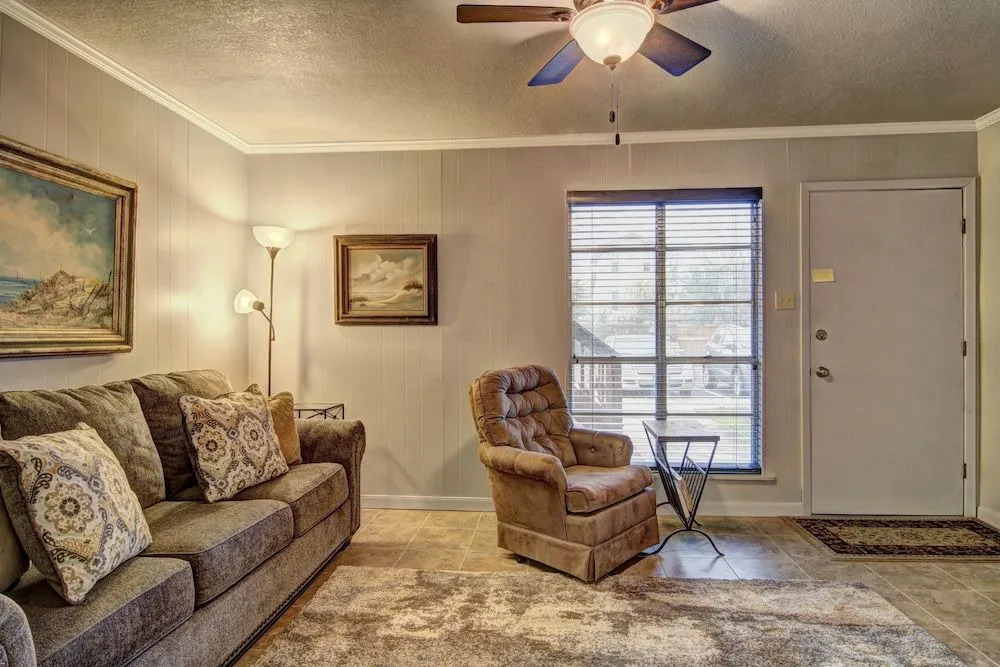 Live, Laugh, Love 1 Bedroom Condo by Redawning