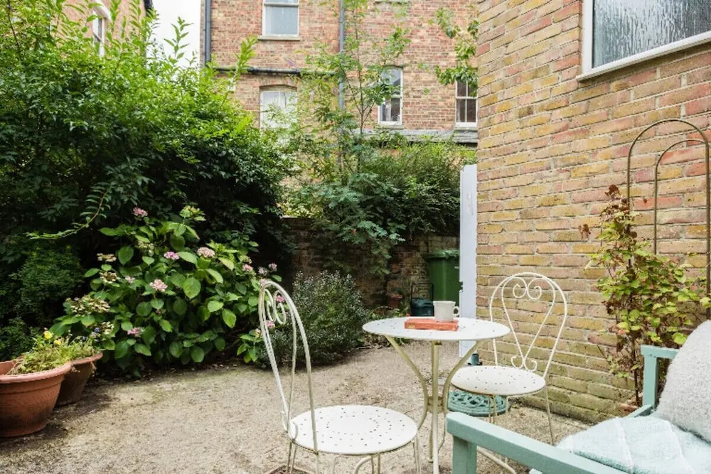 The Walton Gardens - Peaceful 2BDR with Garden