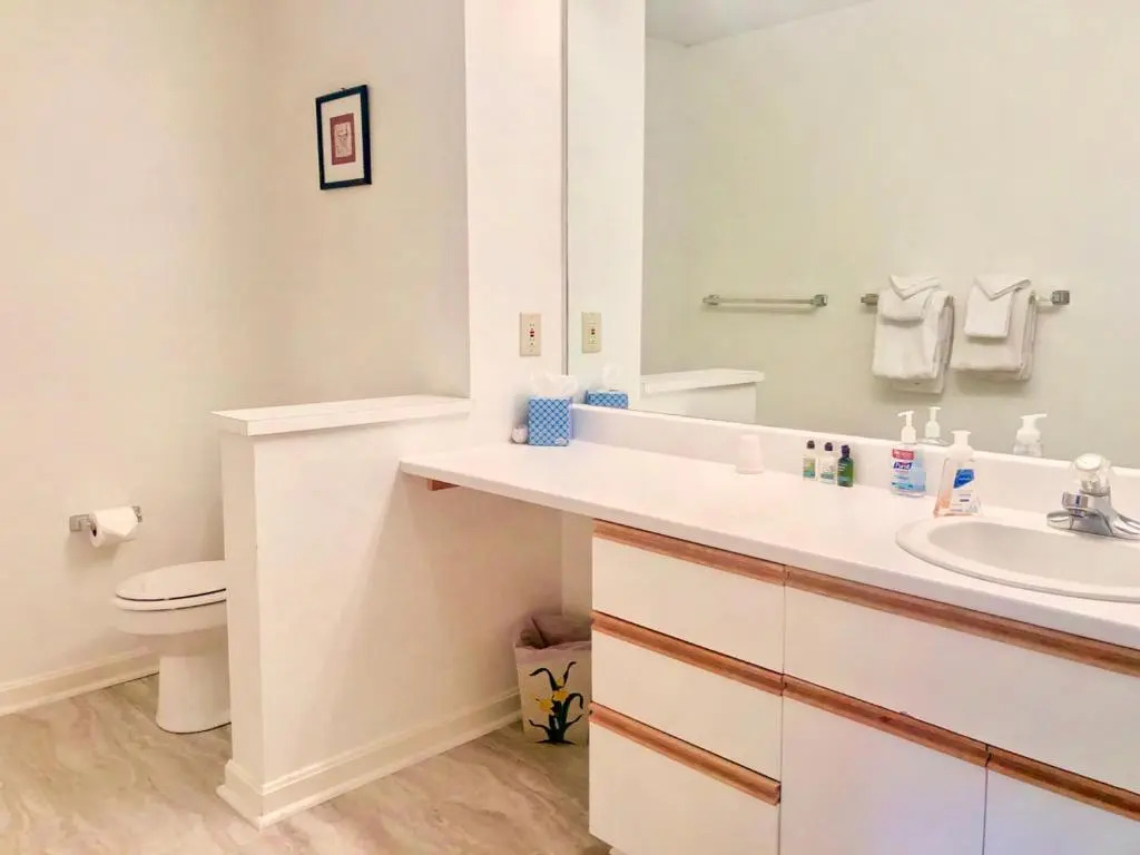 F3 Fairway Village Condo with great mountain views, 8 minute walk from Omni Mount Washington Hotel