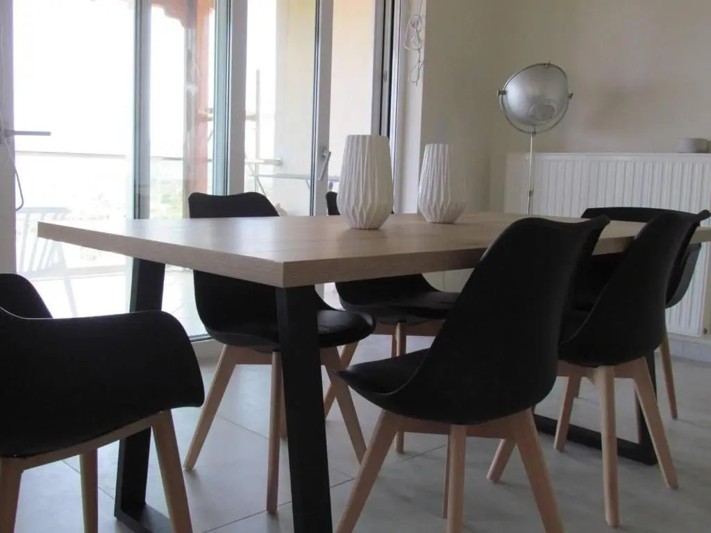 Beautiful 3-Bed House in Chania with garden