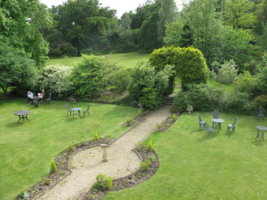 Woodlands Lodge Hotel