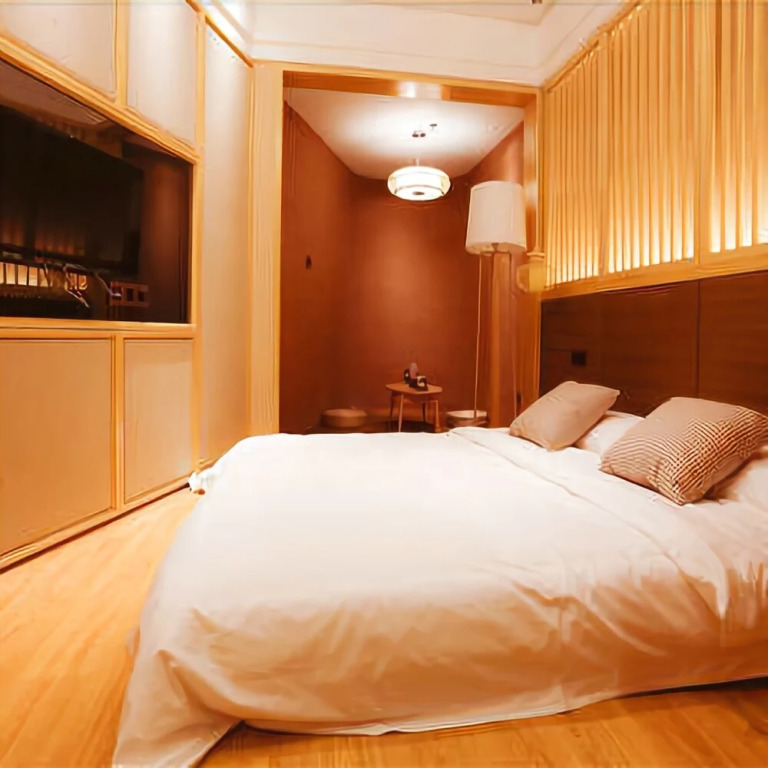 Peninsula City Hotel