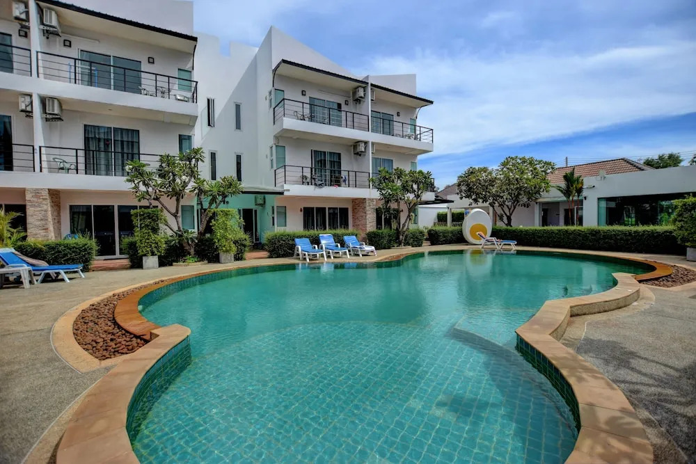 Pool Access 89 @Rawai Hotel