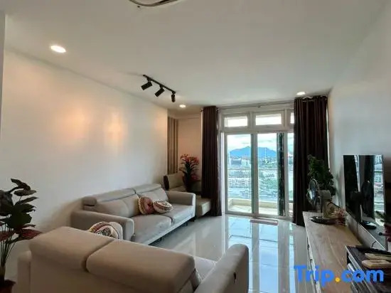 Riverine sapphire apartment