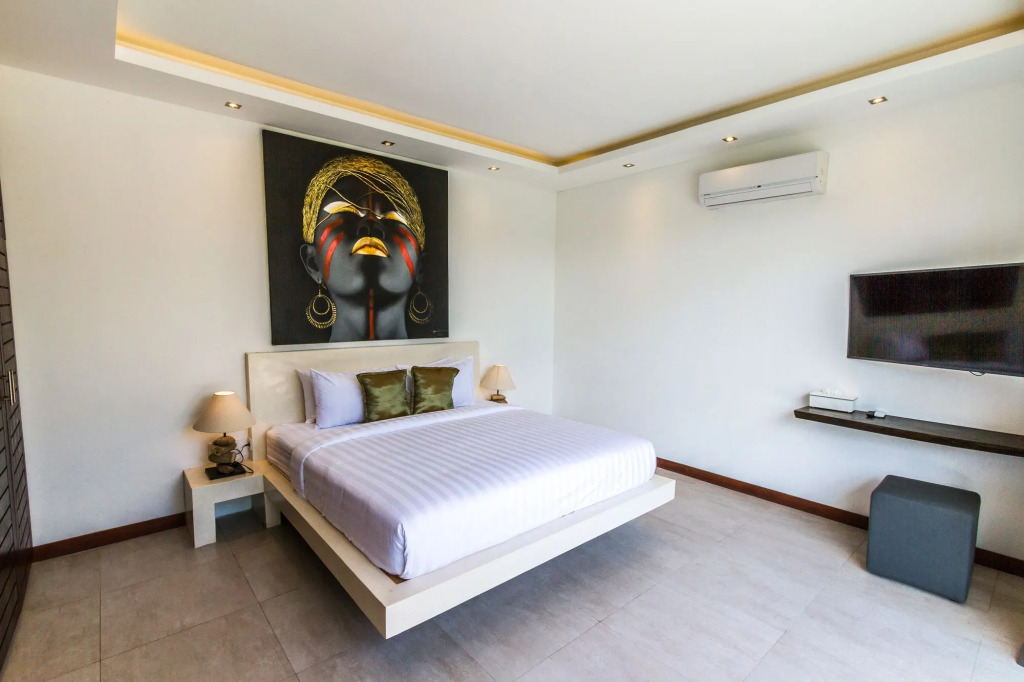 Villa Tira - Elegant 3BR in Central Seminyak
