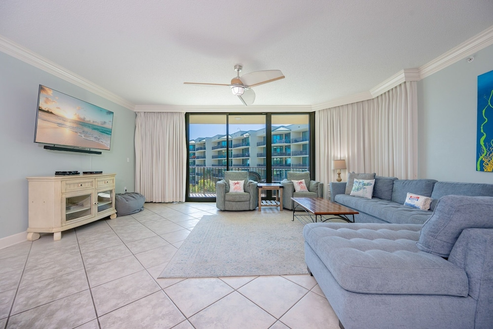 Phoenix On The Bay 1326 3 Bedroom Condo