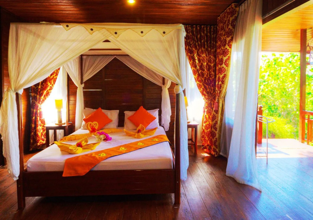 Bastianos Lembeh Dive Resort