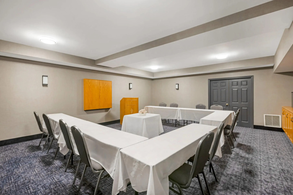 Quality Inn & Suites Oakville-Mississauga