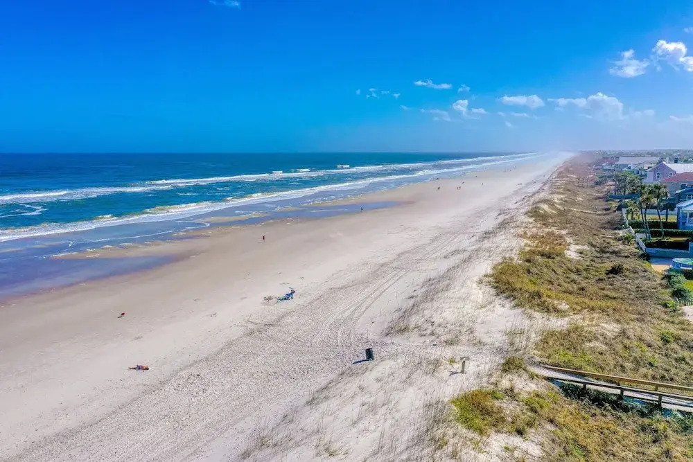 Beachside Snowbird Escape With Fenced Yard & Washer/dryer - Walk to Beach Access
