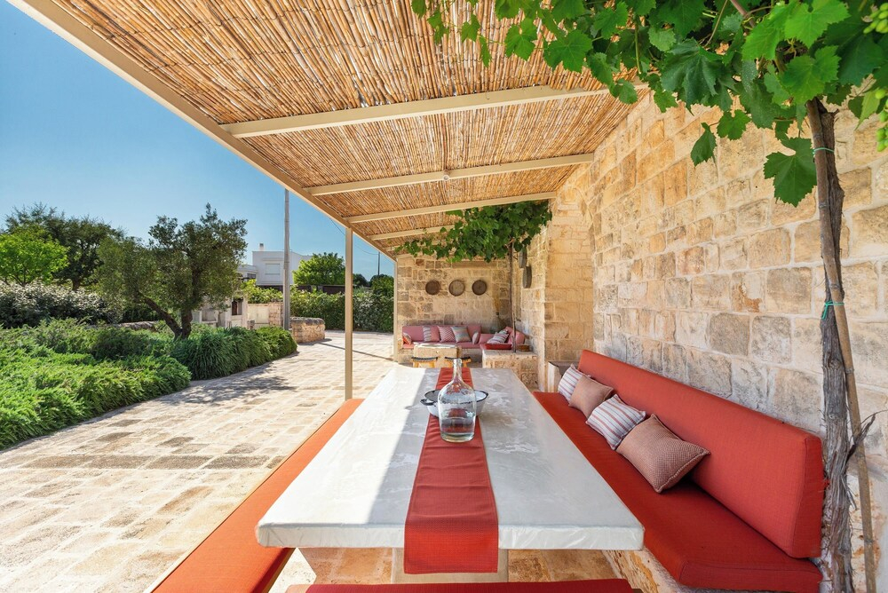 3224 Trulli Almaviva by Perle di Puglia