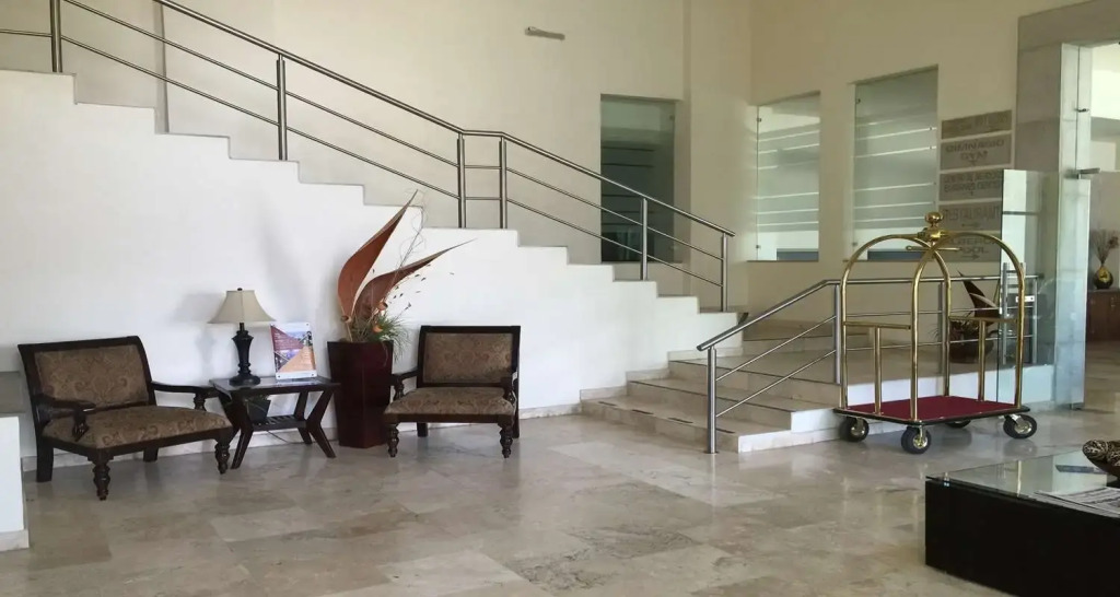 Hecthorny San Carlos Tequisquiapan, BW Signature Collection
