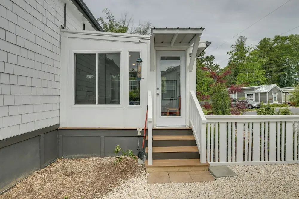 Flat Rock Tiny Home: Bbq-ready Patio & Pool Access