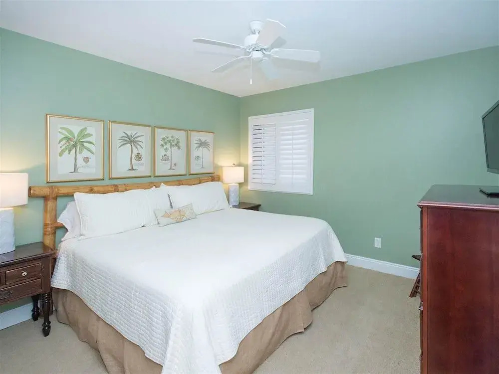 Broadmoor 402 by RedAwning