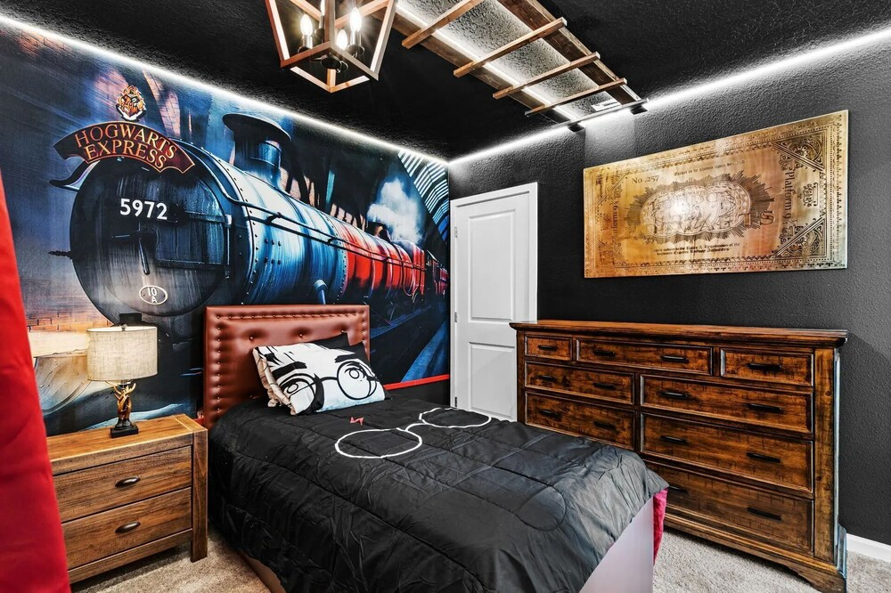 Solara 6BR Villa w/ Pvt Pool, Cinema & Game Room