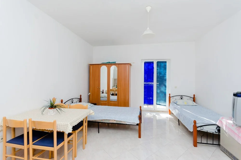 Apartments Danilo