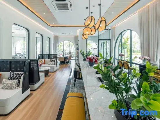 Spacious 1br in Bang Tao, Title legendary