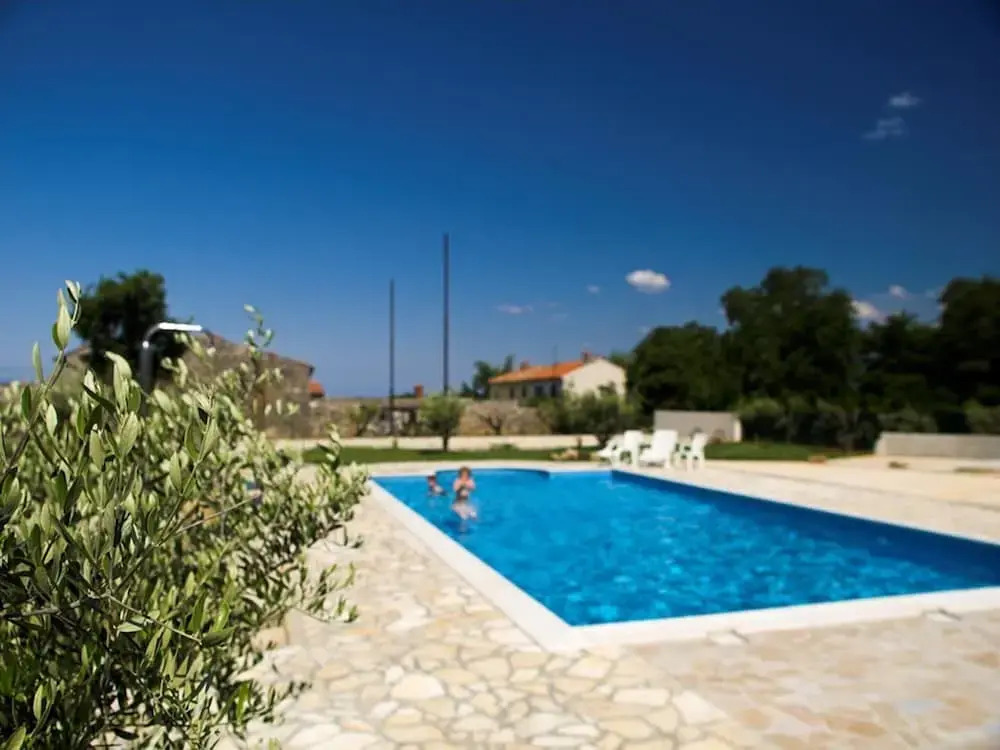 Apartment in Valbandon Near Beach & Pool