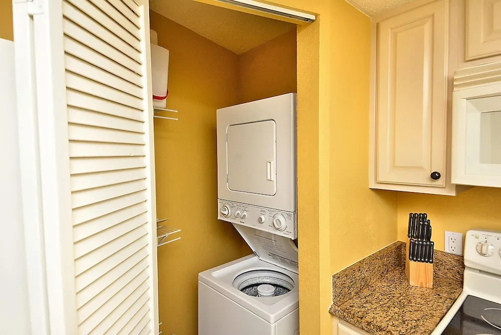 Land's End 208 Building 1 Bay Views / Updated 2 Bdrm Condo!