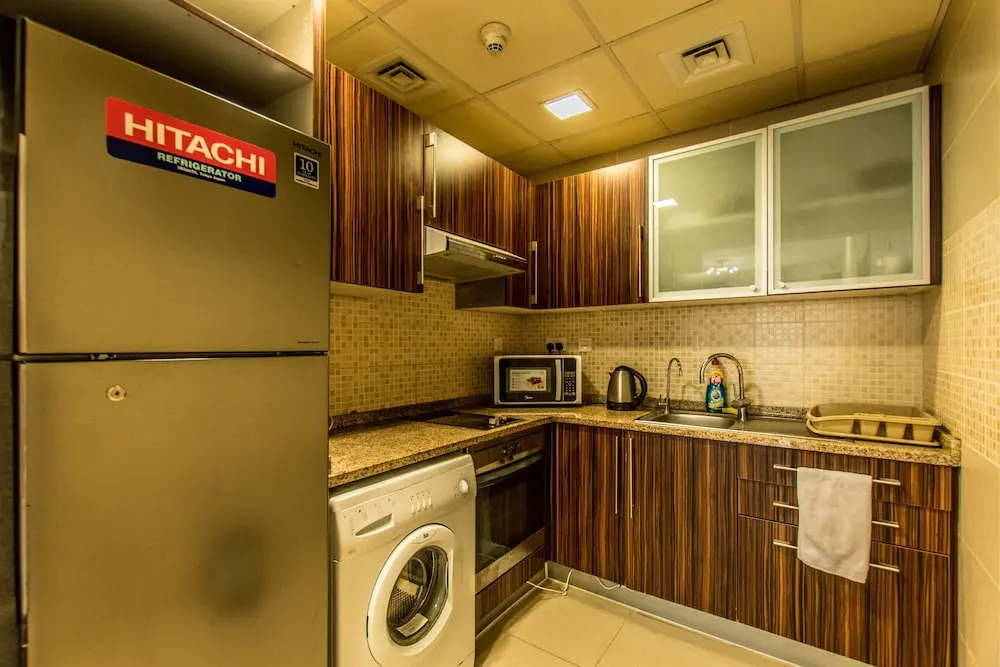 JLT - Goldcrest Executive 1 Cluster C