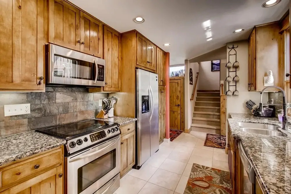 Epic Lake And Mountain Views From This Private Home! 6 Bedroom Home by RedAwning