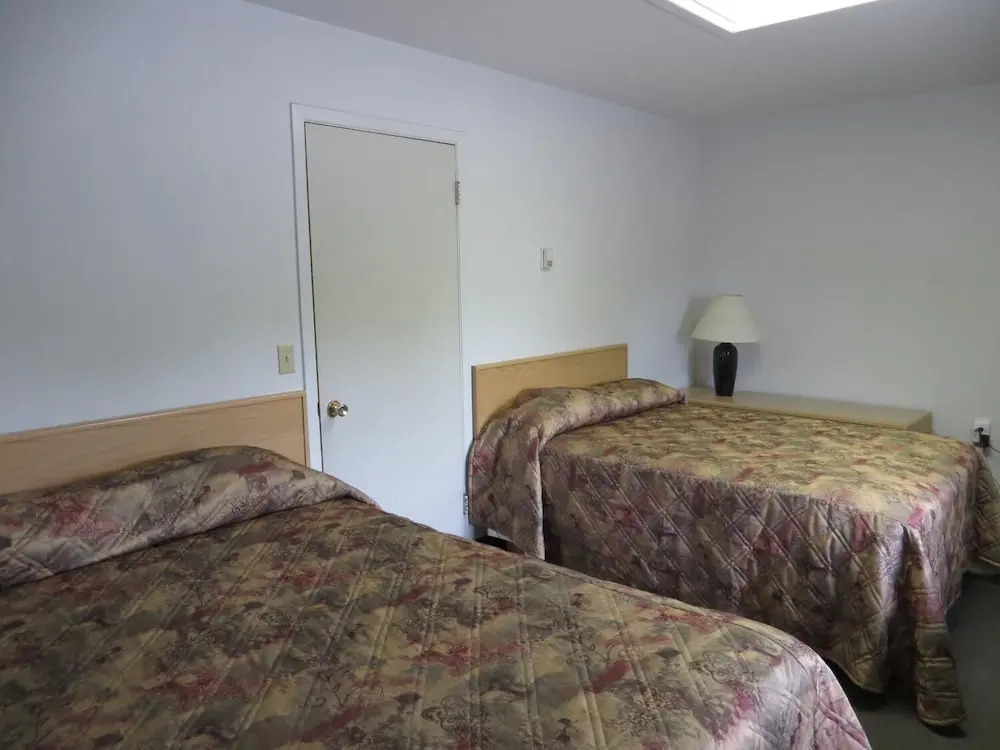 Lazy J Motel