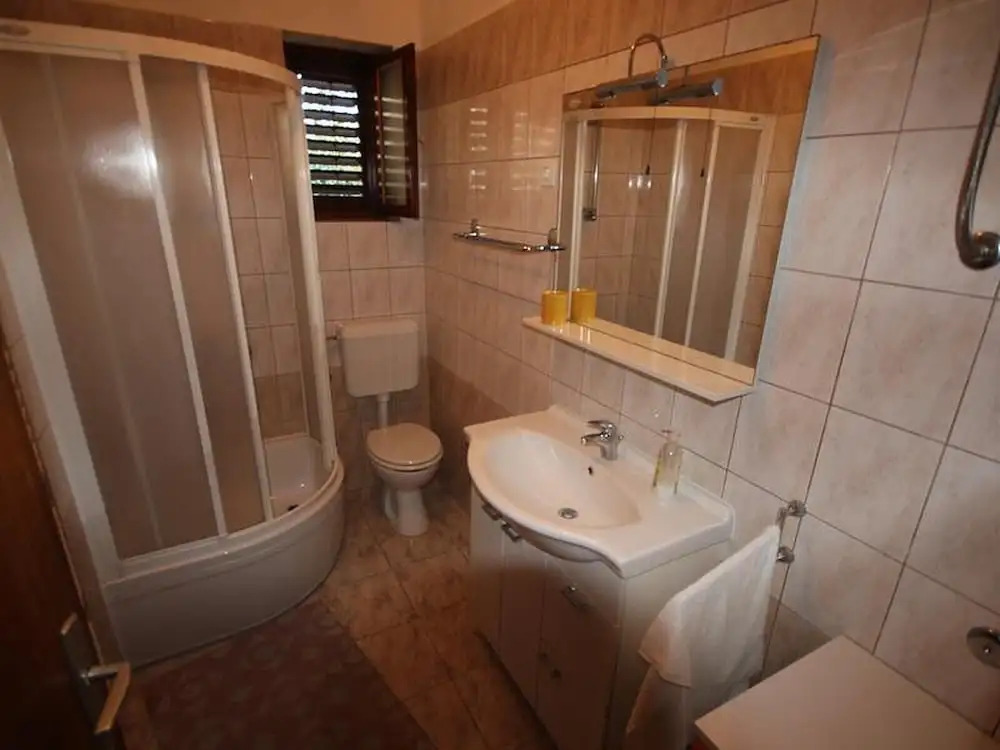Family Ground Floor Apartment, Close to the Beach