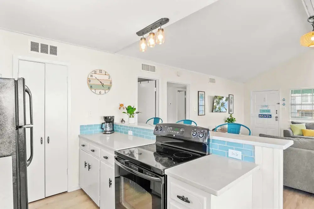 Tranquil Turquoise: Pet Friendly