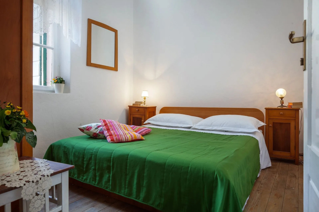 Holiday house Kuka - 100m from the sea : Podgora, Riviera Makarska