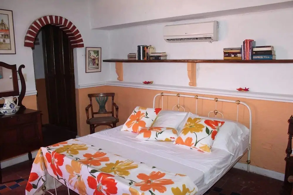 Colonial Guest House Walled City
