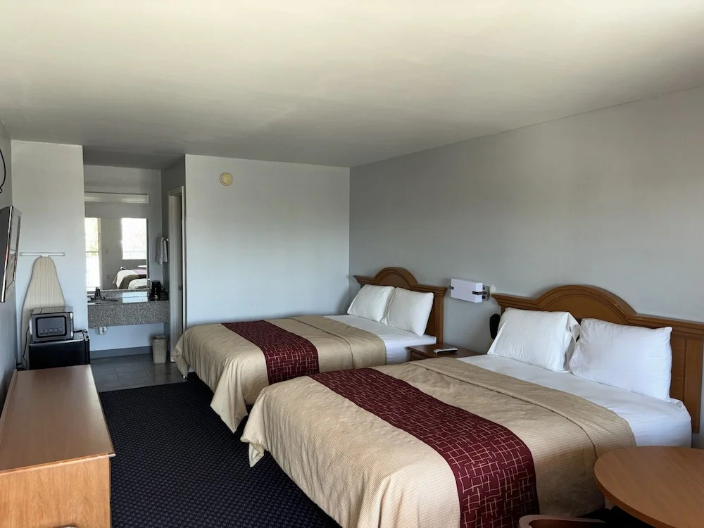Clairmont Inn